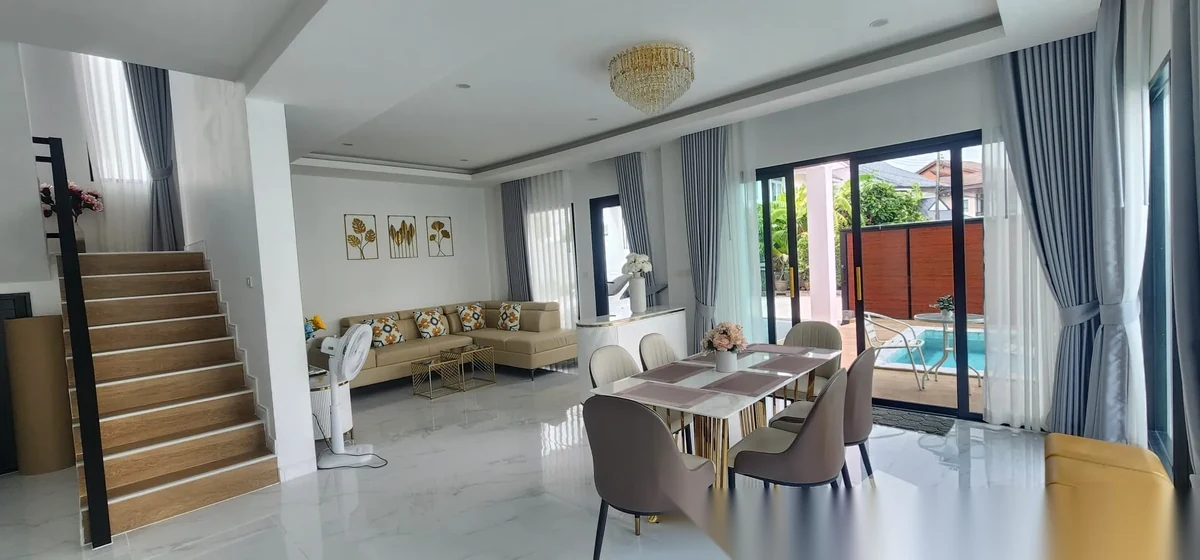 4 Bedroom Villa for sale at Suriyaporn Place complex · Chalong · Pool View — photo 2