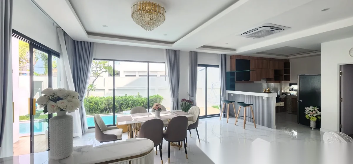 4 Bedroom Villa for sale at Suriyaporn Place complex · Chalong · Pool View — photo 11