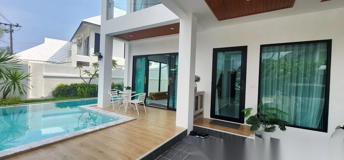 4 Bedroom Villa for sale at Suriyaporn Place complex · Chalong · Pool View — photo 17