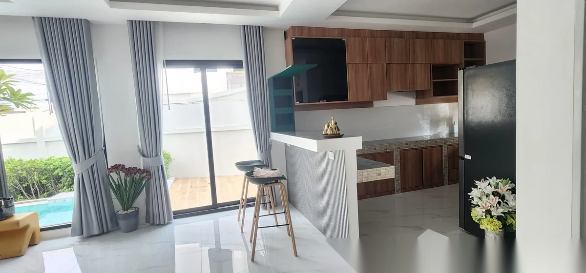 4 Bedroom Villa for sale at Suriyaporn Place complex · Chalong · Pool View — photo 18