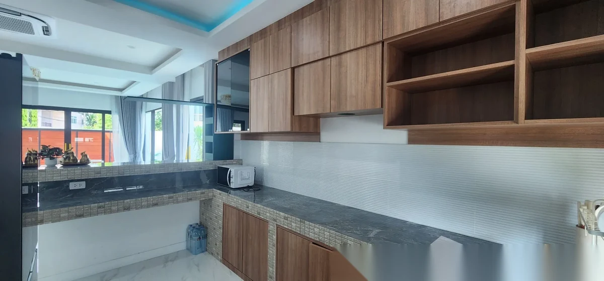 4 Bedroom Villa for sale at Suriyaporn Place complex · Chalong · Pool View — photo 26