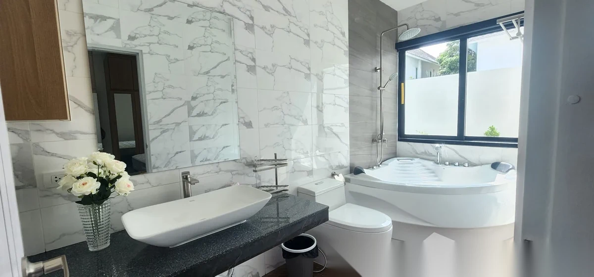 4 Bedroom Villa for sale at Suriyaporn Place complex · Chalong · Pool View — photo 27
