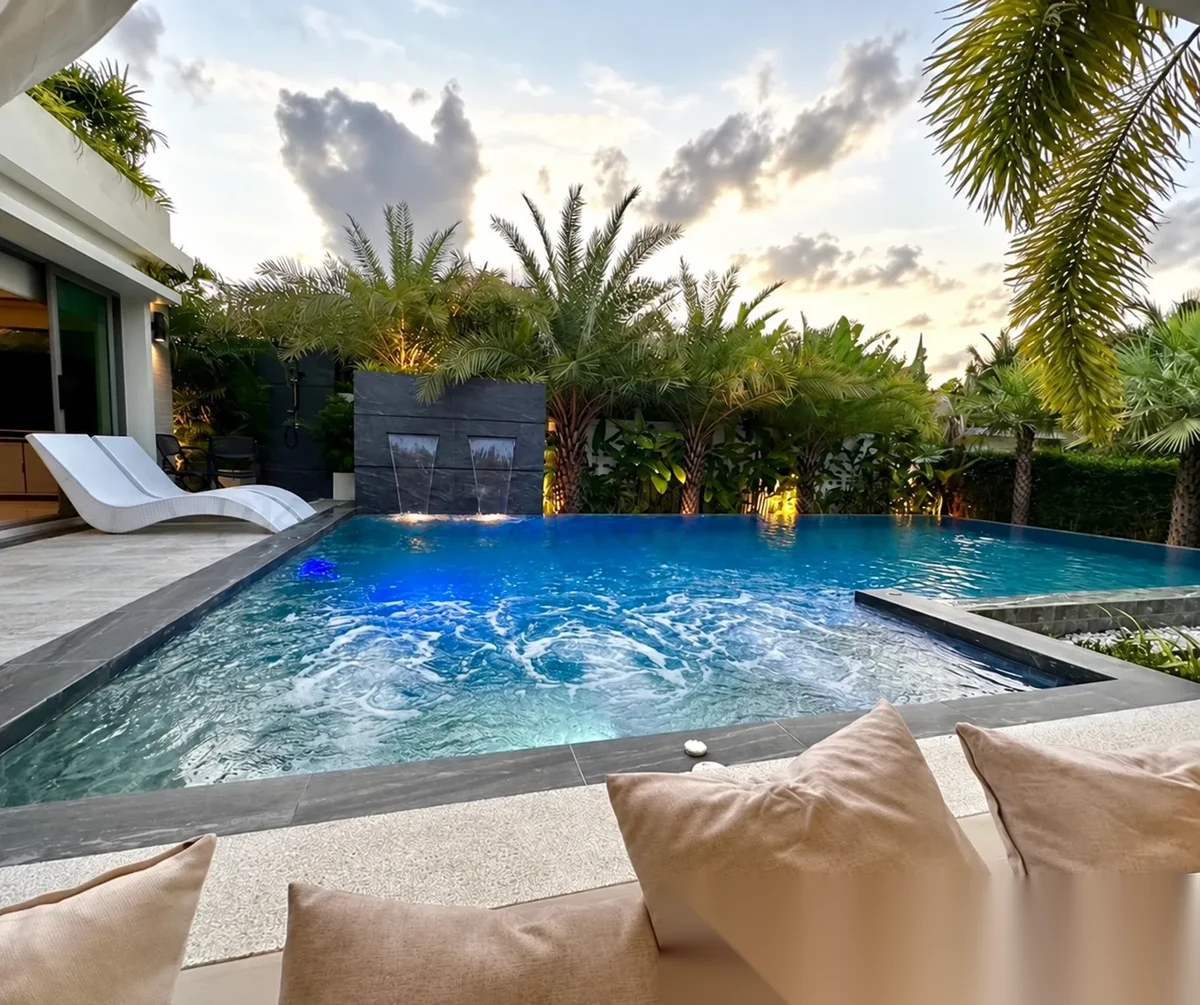 4 Bedroom Villa for rent at Luxury 4-Bedroom Pool Villa in Rawai complex · Rawai — photo 4