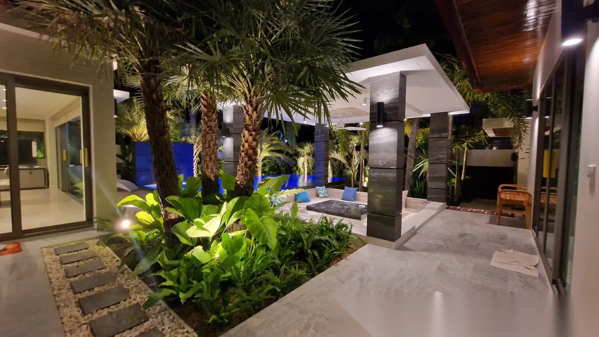 4 Bedroom Villa for rent at Luxury 4-Bedroom Pool Villa in Rawai complex · Rawai — photo 9