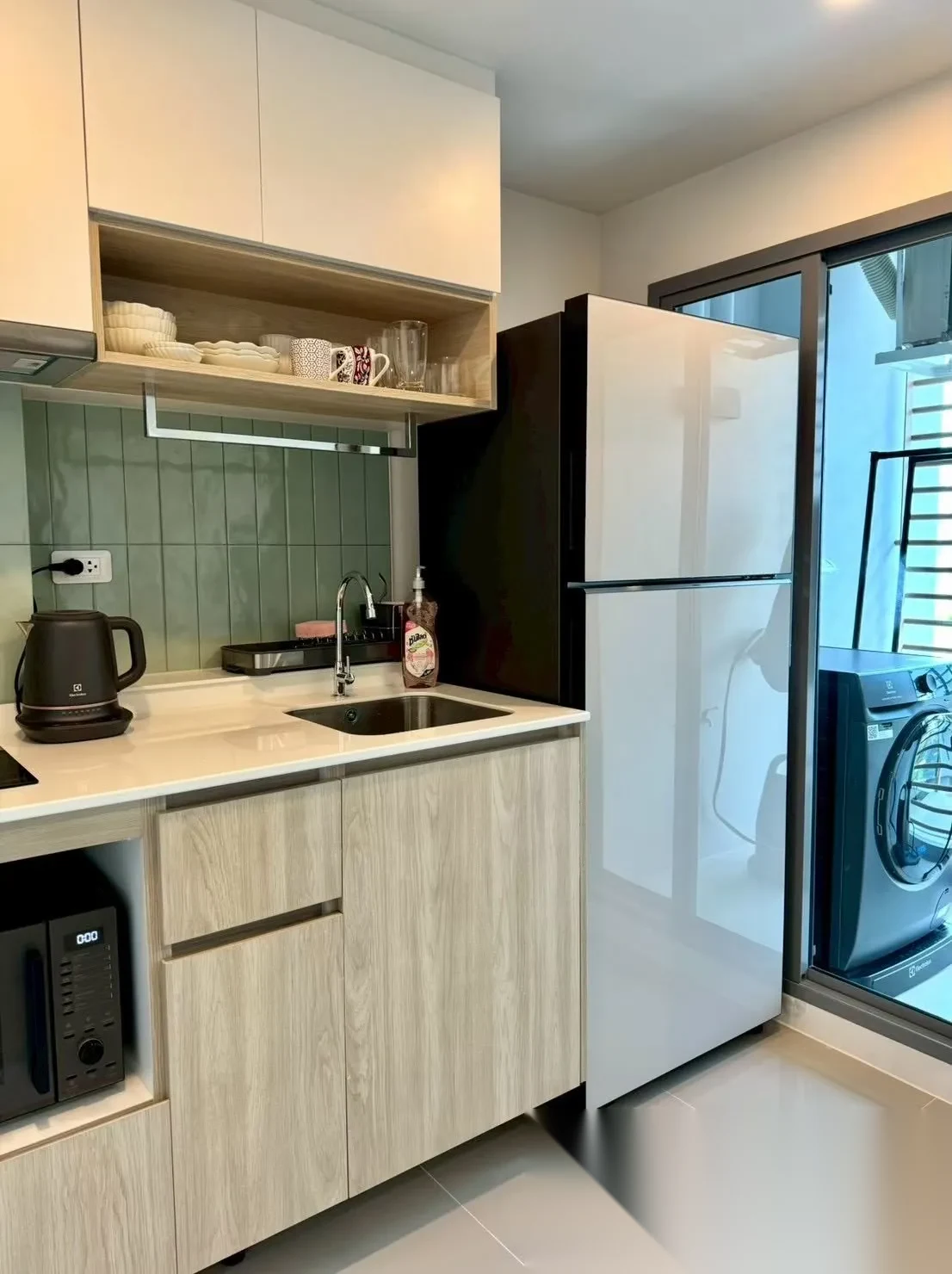 Апартаменты 1BR в ЖК Phyll Phuket by Central Pattana · Вичит · Вид на бассейн — фото 4