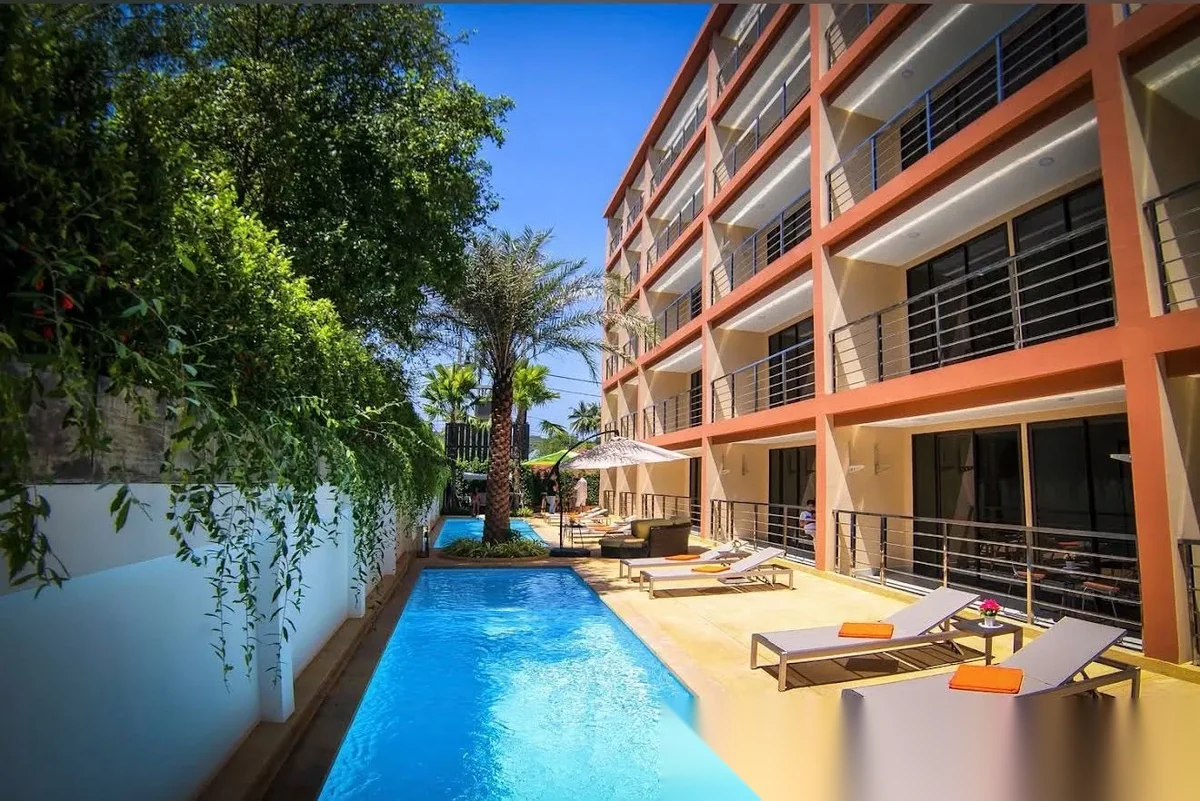 Апартаменты 1BR в ЖК Rawai Beach Condo · Раваи · Вид в сад — фото 16