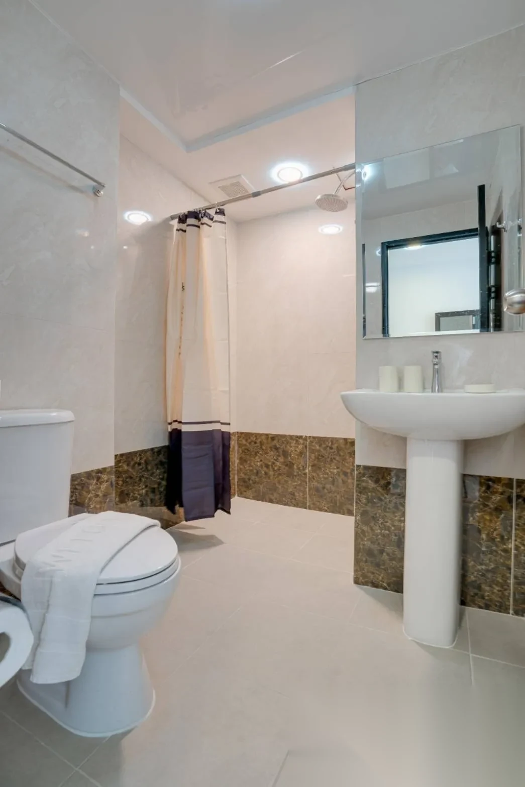 1 Bedroom Apartment for rent at Rawai Beach Condominium complex · Rawai — photo 6