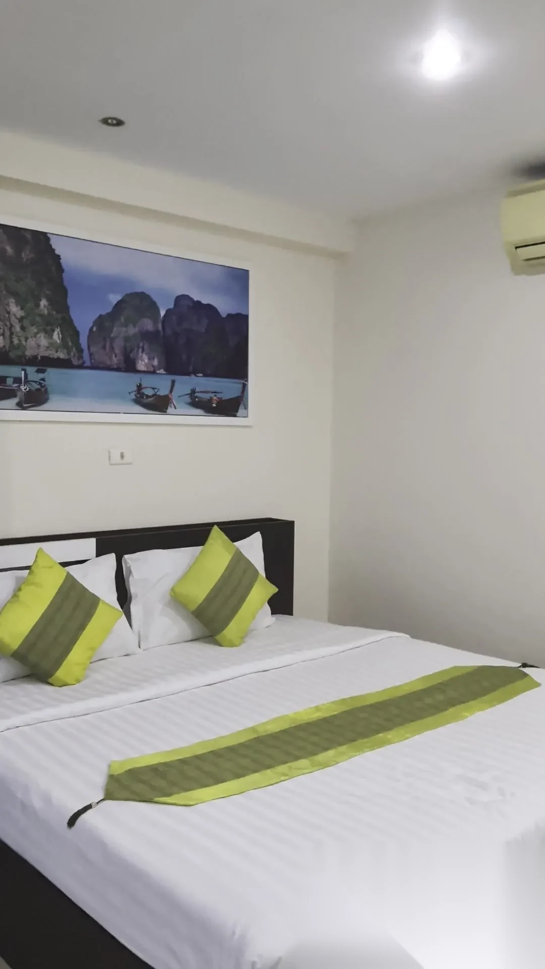 1 Bedroom Apartment for rent at Rawai Seaview Condominium complex · Rawai — photo 5