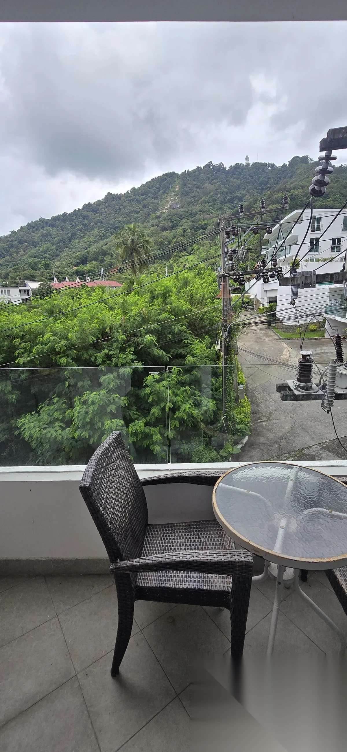 Апартаменты 1BR в ЖК Kata Ocean View · Карон · Частичный вид на море — фото 5