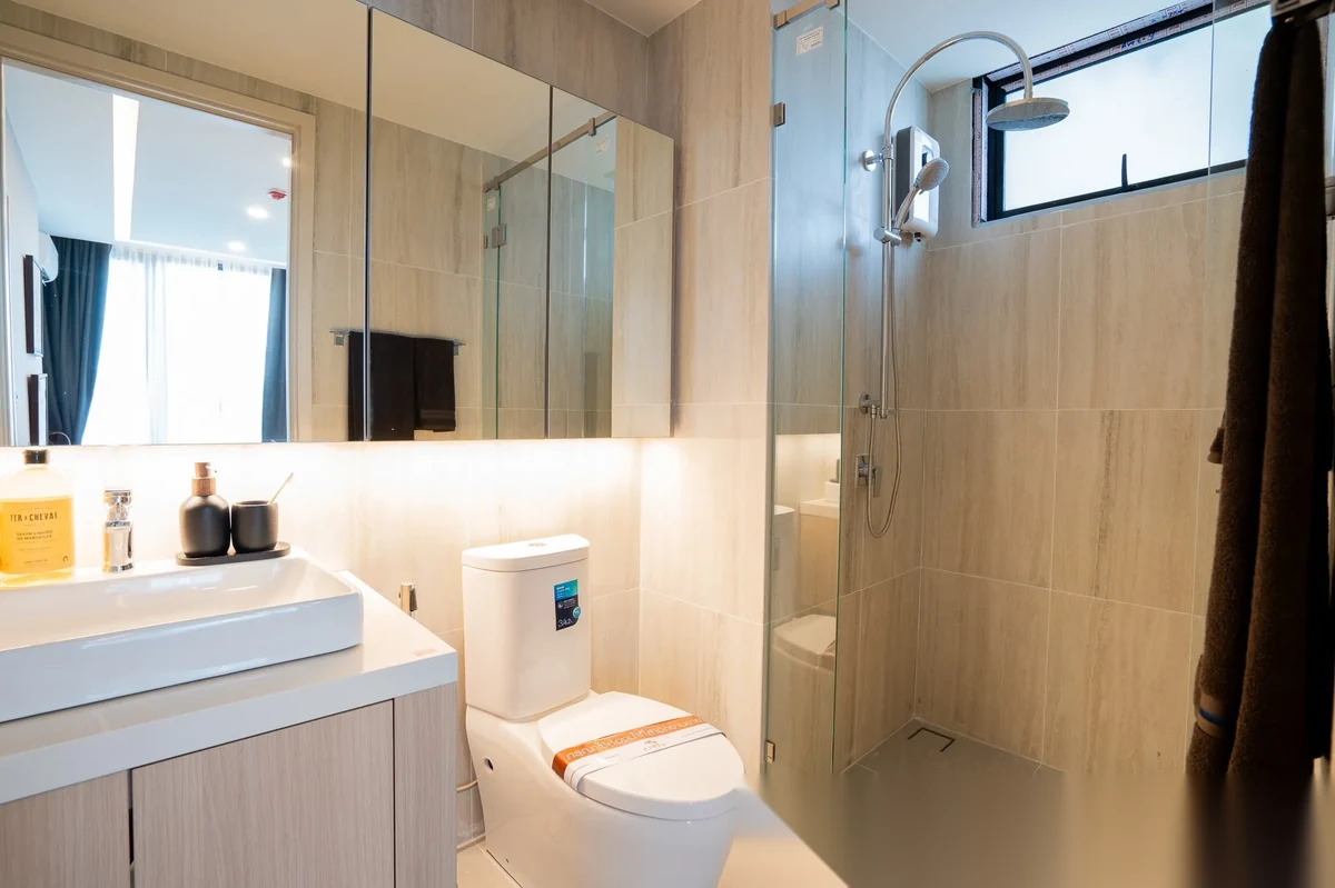 Апартаменты 2BR в ЖК Arise Vibe · Си Сунтон · Вид на бассейн — фото 6