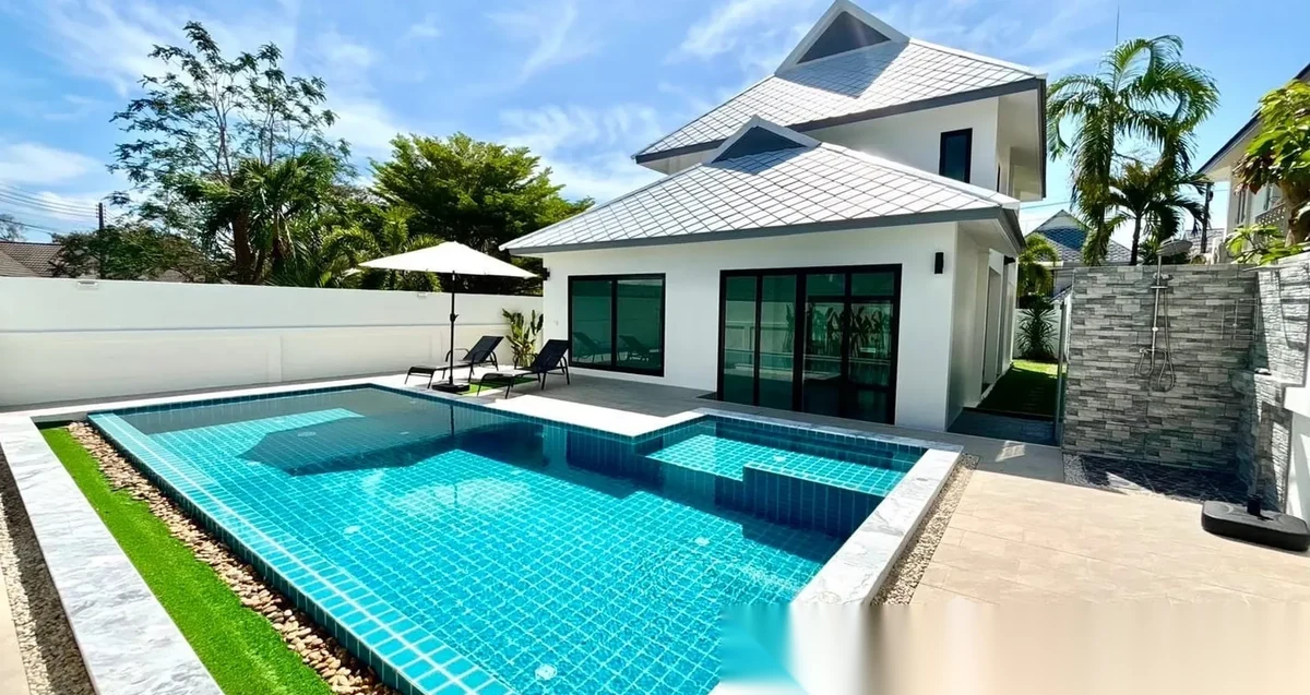 3 Bedroom House for sale at Suriyaporn Place complex · Chalong · Pool View