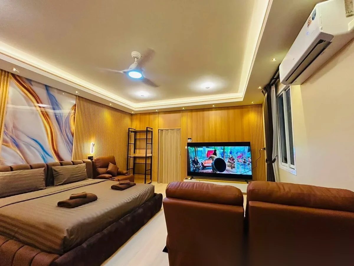 1 Bedroom Townhouse for rent · Phuket Town — photo 2