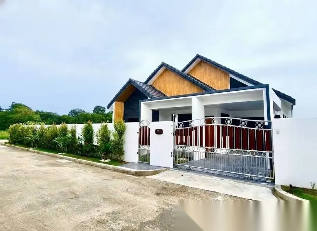 3 Bedroom House for rent · Chalong · Pool View — photo 3