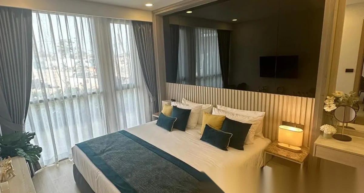 Апартаменты 1BR в ЖК The Ozone Condominium · Чернг Тале / Bang Tao · Вид на бассейн — превью PDF