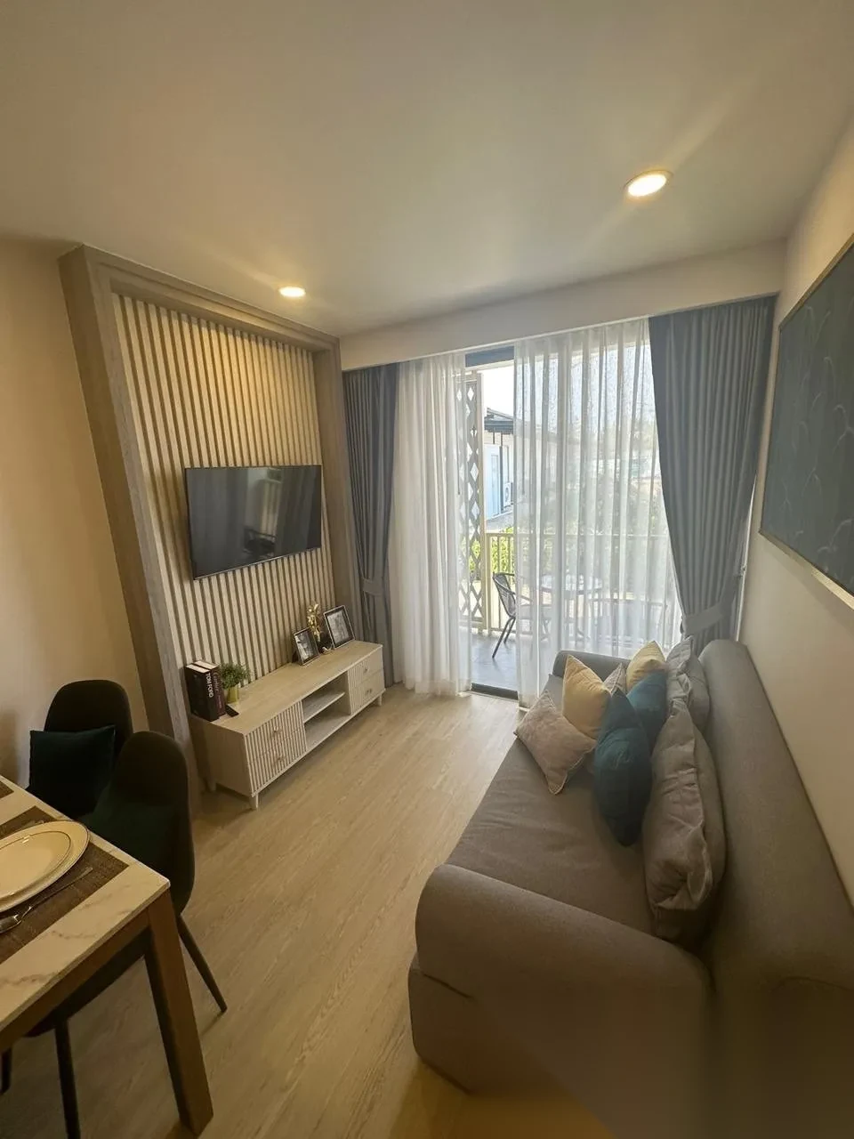 Апартаменты 1BR в ЖК The Ozone Condominium · Чернг Тале / Bang Tao · Вид на бассейн — фото 10