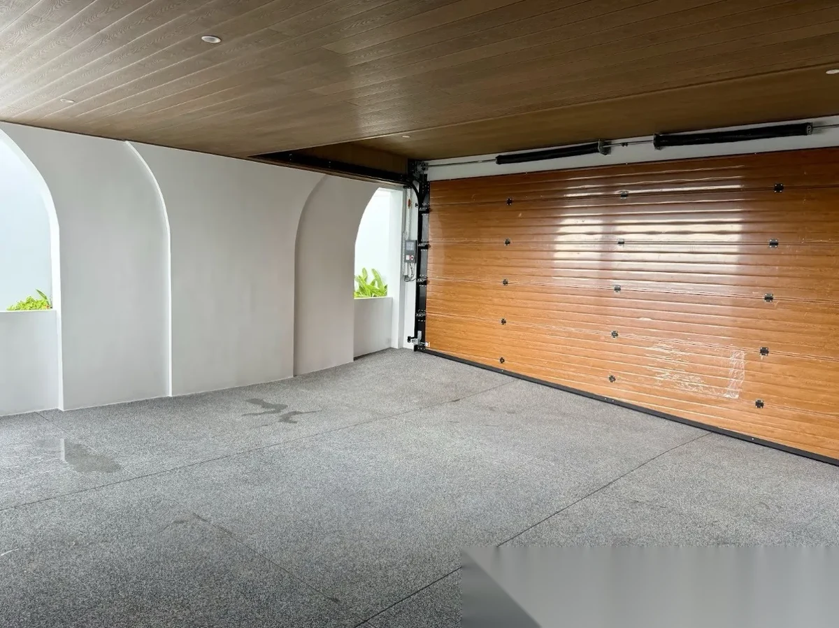 Вилла 4BR в комплексе Clover Residence · Си Сунтон · Выход к бассейну — фото 22