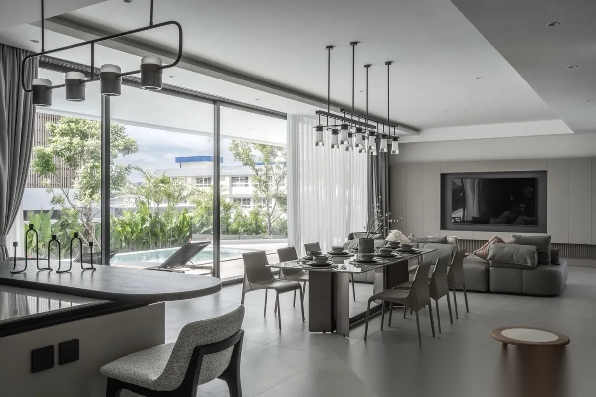 Вилла 4BR в комплексе Clover Residence · Си Сунтон · Выход к бассейну — фото 45