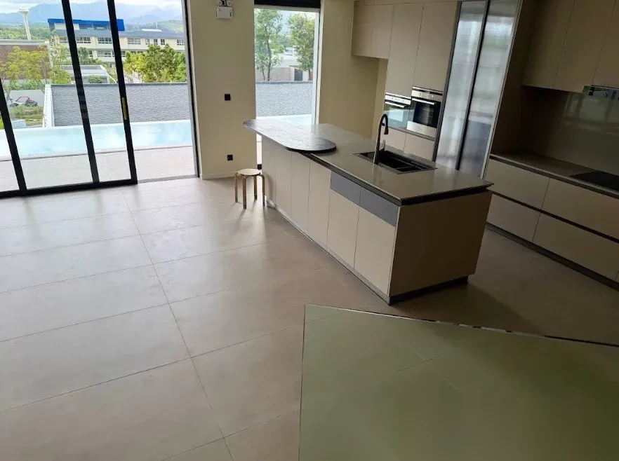 Вилла 4BR в комплексе Clover Residence · Си Сунтон · Выход к бассейну — фото 50