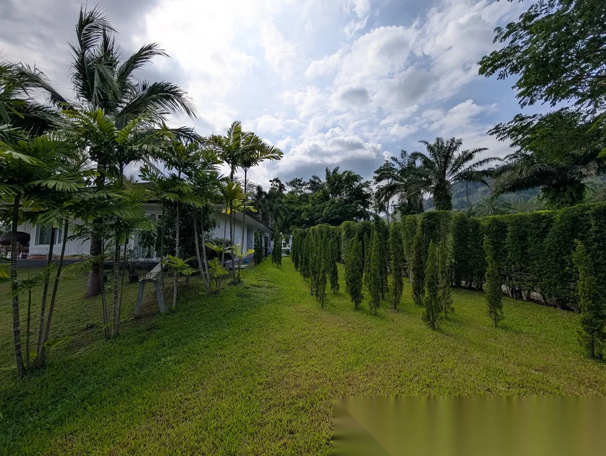 Вилла 4BR в комплексе Loch Palm Golf Club · Кату · Вид на озеро — фото 13
