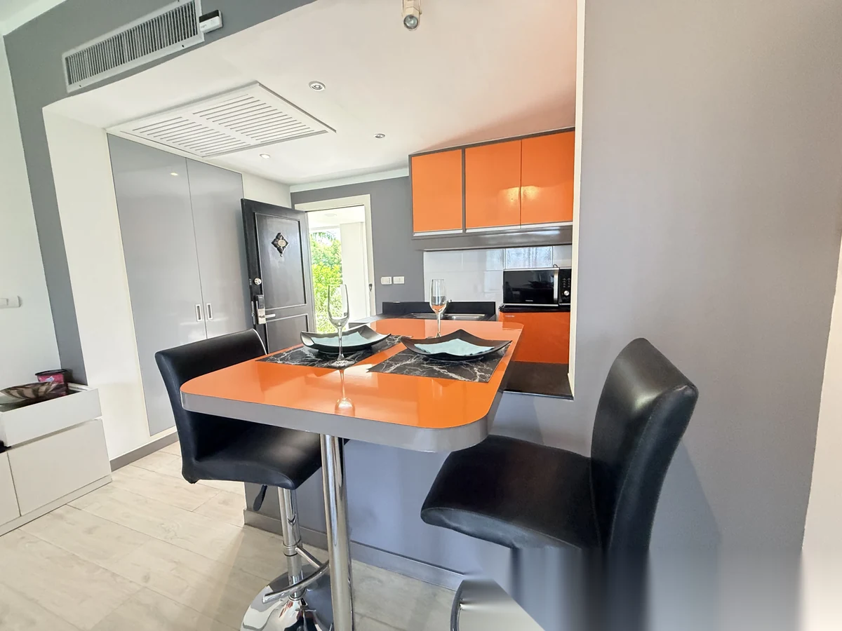 1 Bedroom Apartment for sale at Allamanda 2 & 3 Condominium complex · Choeng Thale · Lake View — photo 3