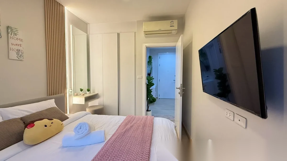 Апартаменты 1BR в ЖК The Base Uptown · Пхукет-таун · Вид на бассейн — фото 5
