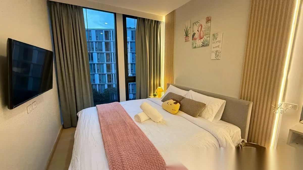 Апартаменты 1BR в ЖК The Base Uptown · Пхукет-таун · Вид на бассейн — фото 6