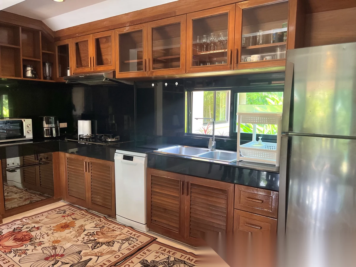 3 Bedroom Villa for rent at Nai Harn Baan Bua complex · Rawai · Lake View — photo 4