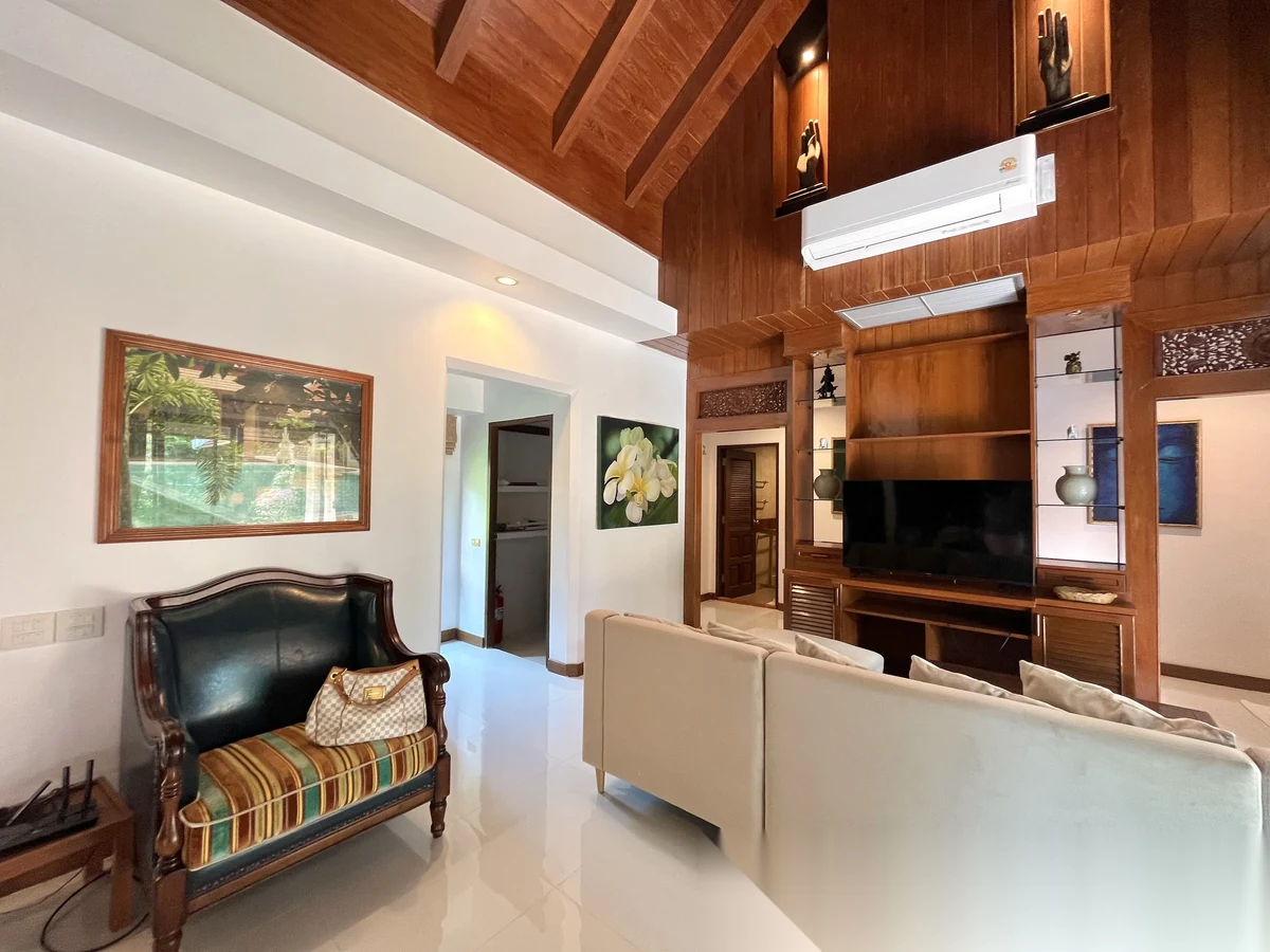 3 Bedroom Villa for rent at Nai Harn Baan Bua complex · Rawai · Lake View — photo 5