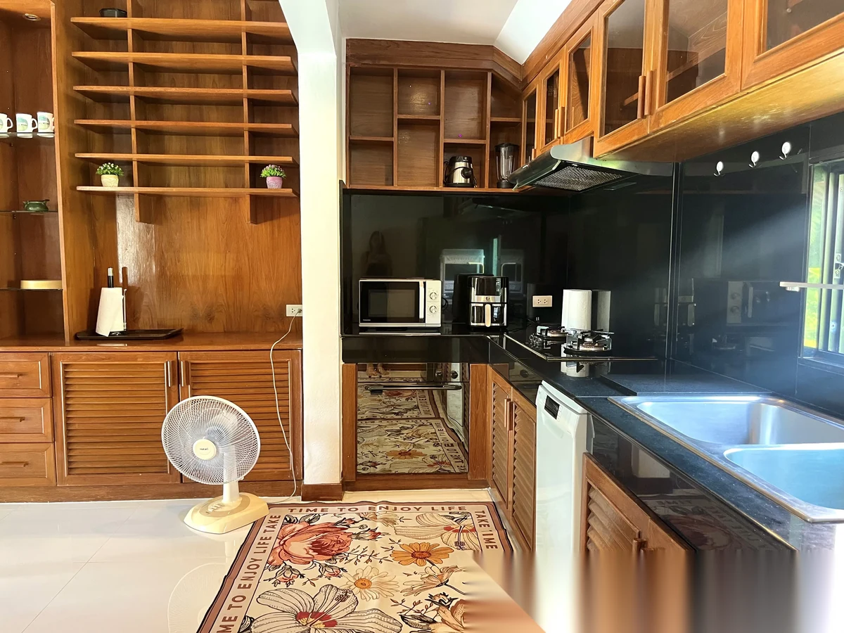 3 Bedroom Villa for rent at Nai Harn Baan Bua complex · Rawai · Lake View — photo 7