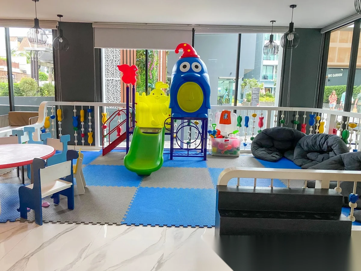 Апартаменты студия в ЖК VIP Kata Condominium 2 · Карон · Вид на бассейн — фото 17