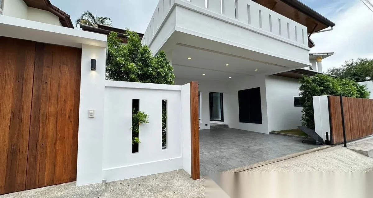 3 Bedroom House for rent at Baan Maneekram-Jomthong Thani complex · Wichit · Pool View