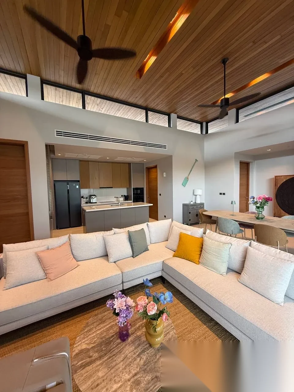 Вилла 4BR в комплексе Botanica Modern Loft II · Си Сунтон · Вид на бассейн — фото 10