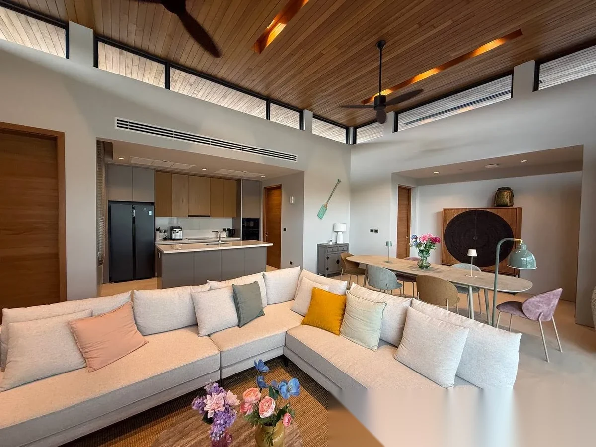 Вилла 4BR в комплексе Botanica Modern Loft II · Си Сунтон · Вид на бассейн — фото 11