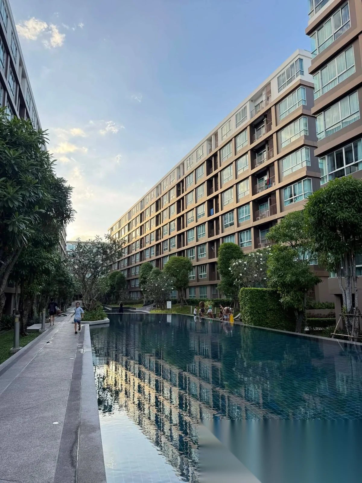 Апартаменты 1BR в ЖК D Condo Creek · Кату · Выход к бассейну — фото 4