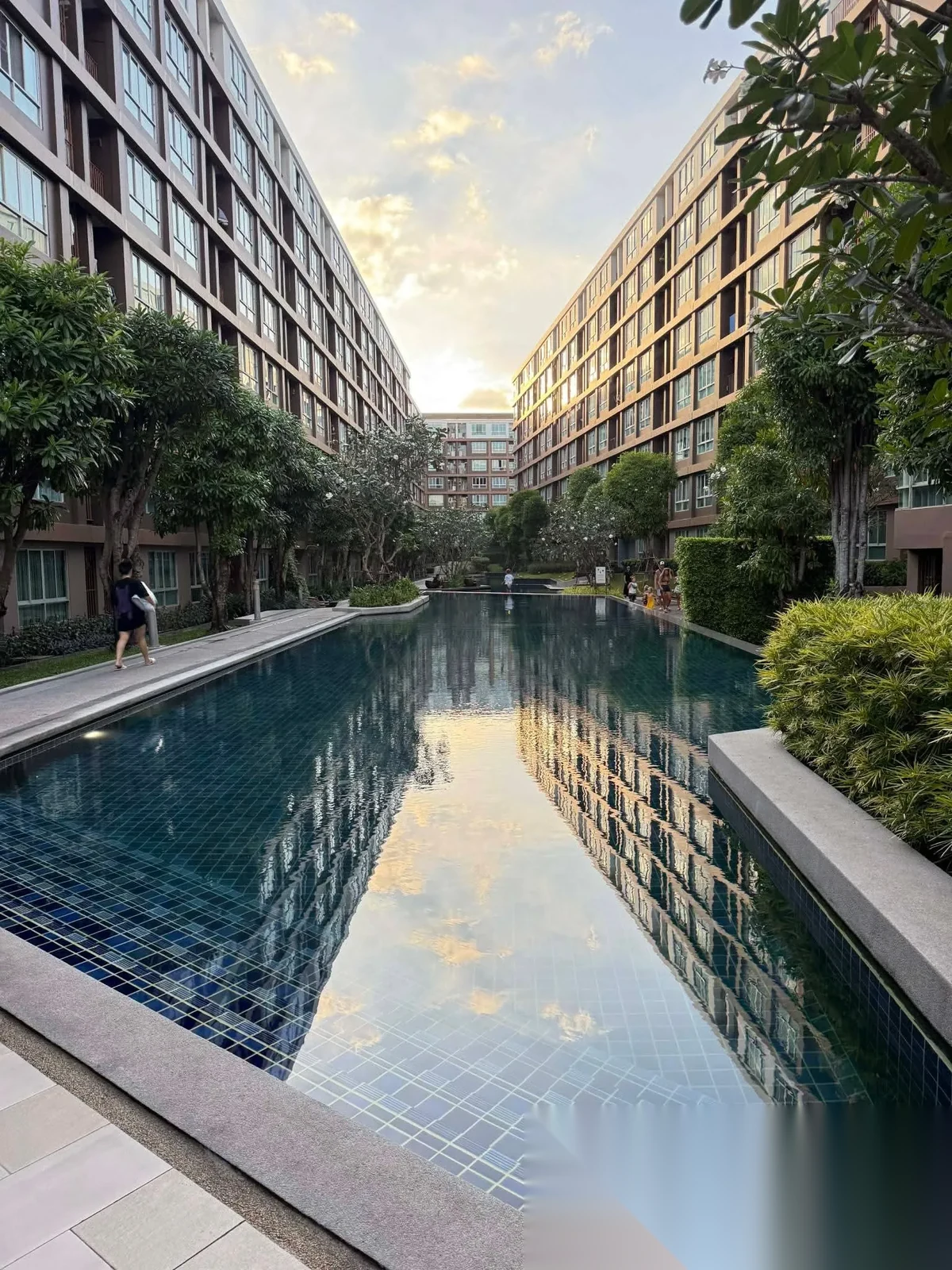 Апартаменты 1BR в ЖК D Condo Creek · Кату · Выход к бассейну — фото 5