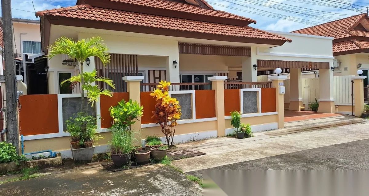3 Bedroom House for rent at Somboonsab Village complex · Si Sunthon — превью PDF