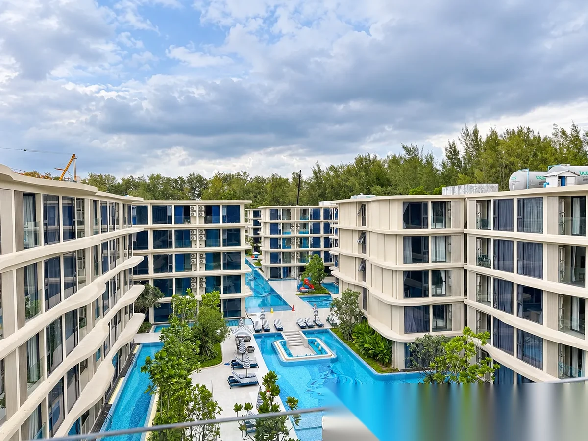 Апартаменты 1BR в ЖК Bellevue Beachfront Condo · Чернг Тале / Bang Tao · Вид на бассейн — фото 3