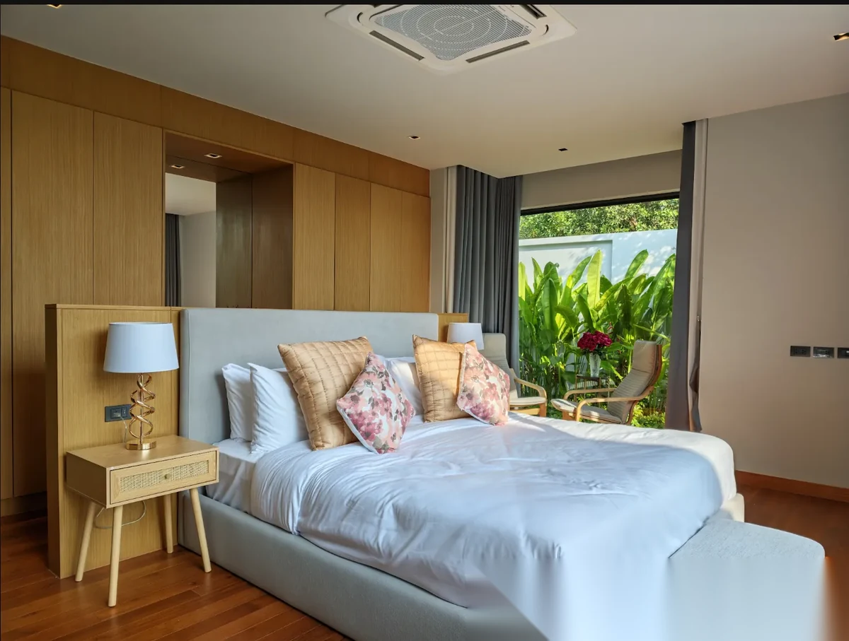 4 Bedroom Villa for sale at Botanica Four Seasons - Autumn Modern Loft complex · Thep Krasattri · Pool View — photo 2