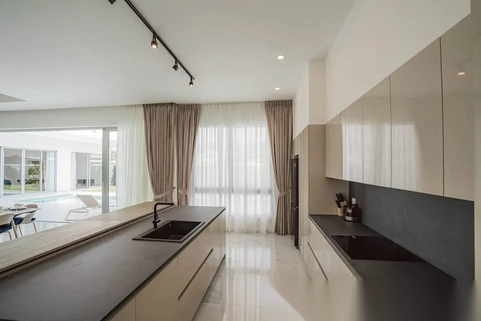 5 Bedroom Villa for rent at Ivory Villas Phase 2 complex · Rawai · Pool View — photo 4