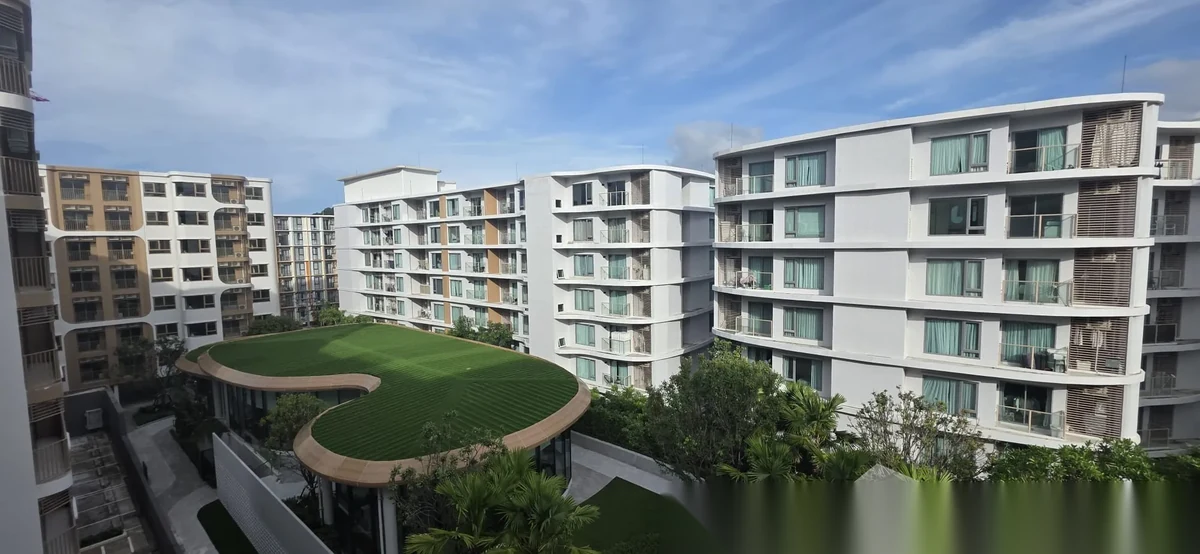 Апартаменты 2BR в ЖК Escent Phuket · Вичит · Вид на бассейн — фото 12