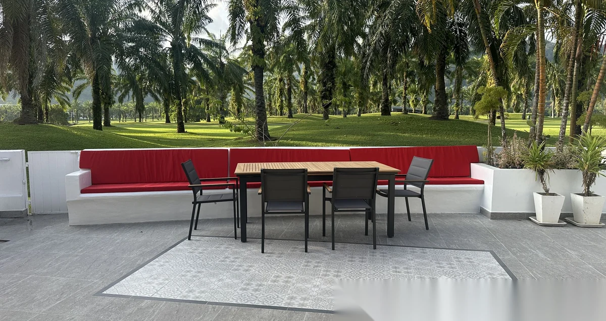 Вилла 3BR в комплексе Loch Palm Golf Club · Кату · Вид на гольф-поле