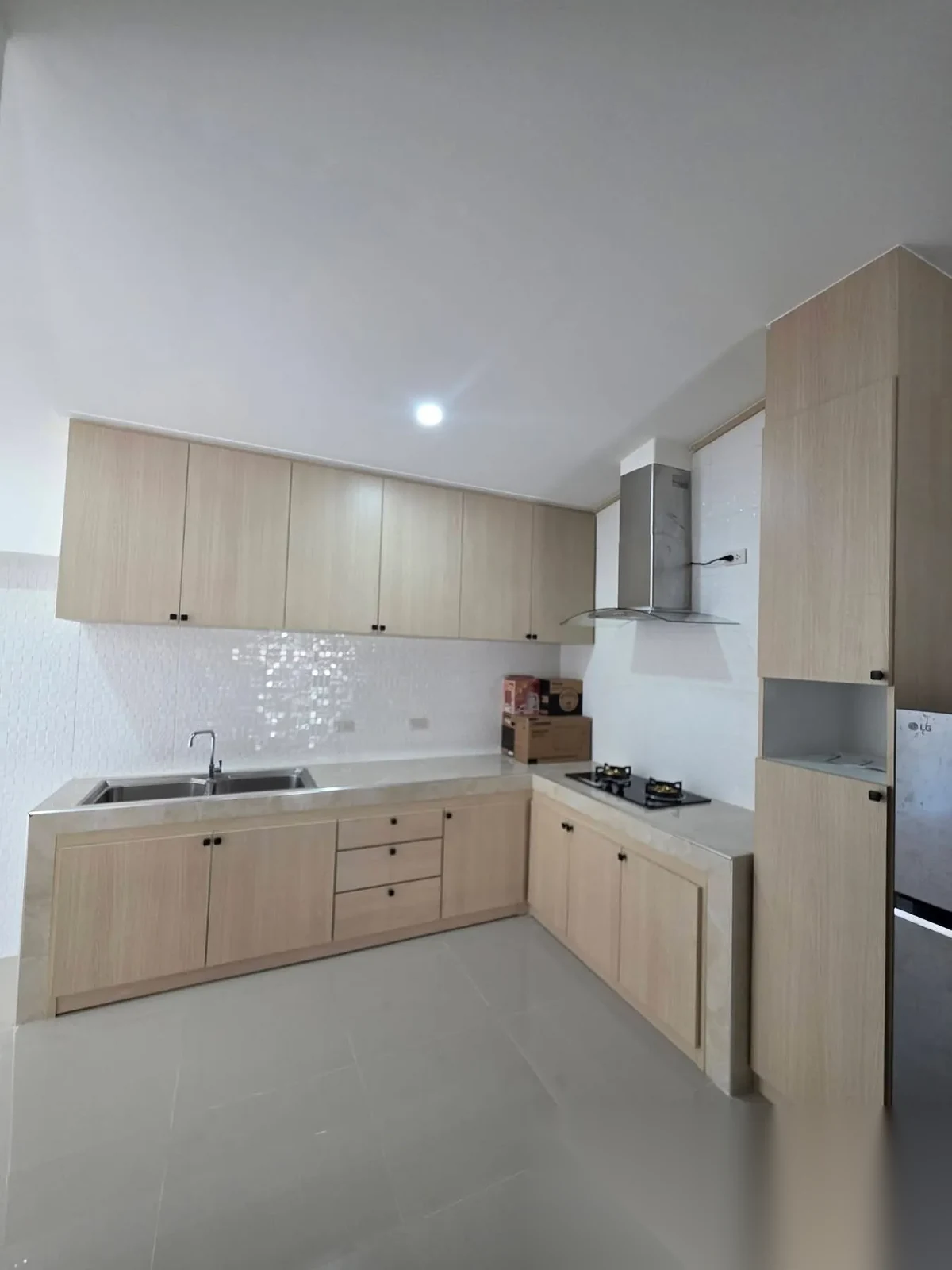 2 Bedroom House for sale at Baan Suan Neramit 3 complex · Si Sunthon · Pool Access — photo 3