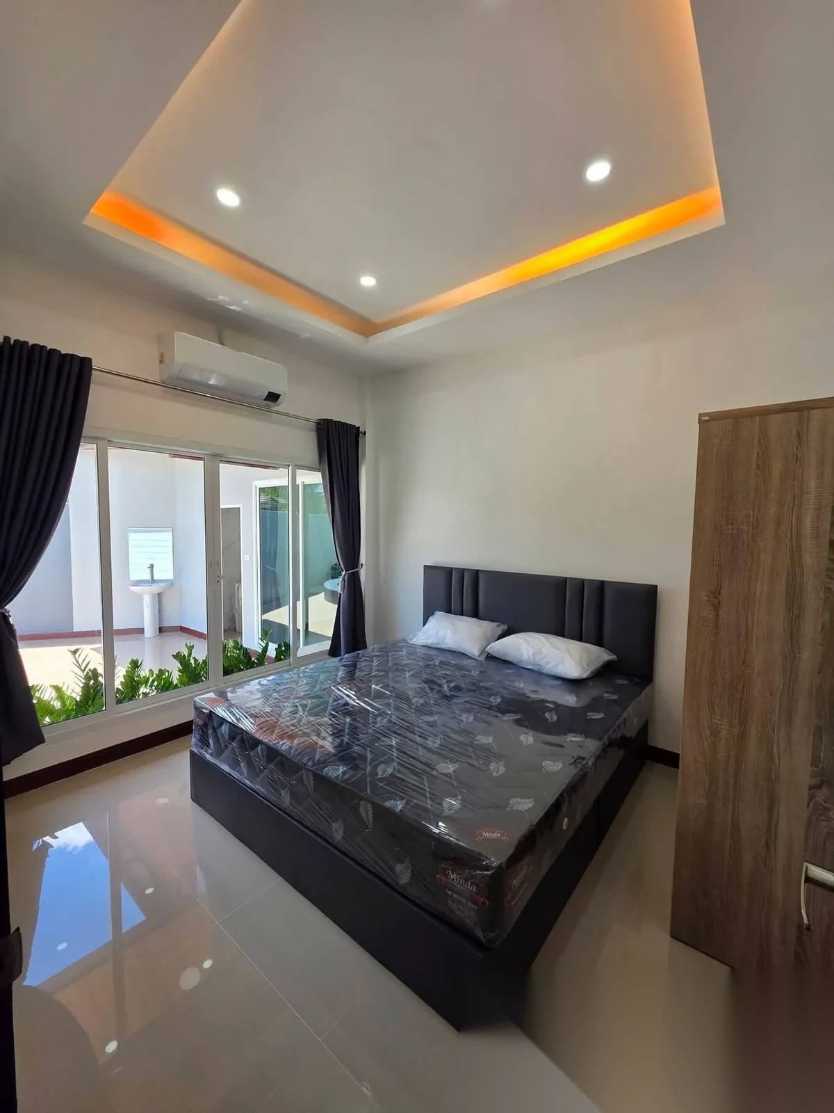 2 Bedroom House for sale at Baan Suan Neramit 3 complex · Si Sunthon · Pool Access — photo 4