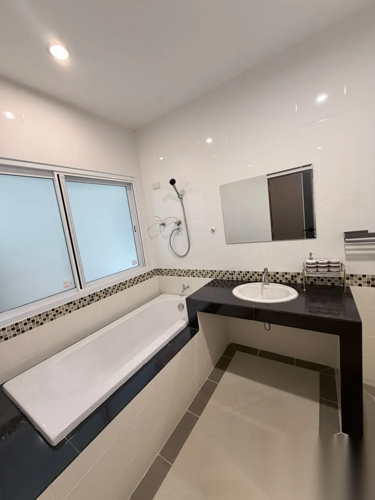 3 Bedroom House for rent at Somboonsab Village complex · Si Sunthon — photo 7