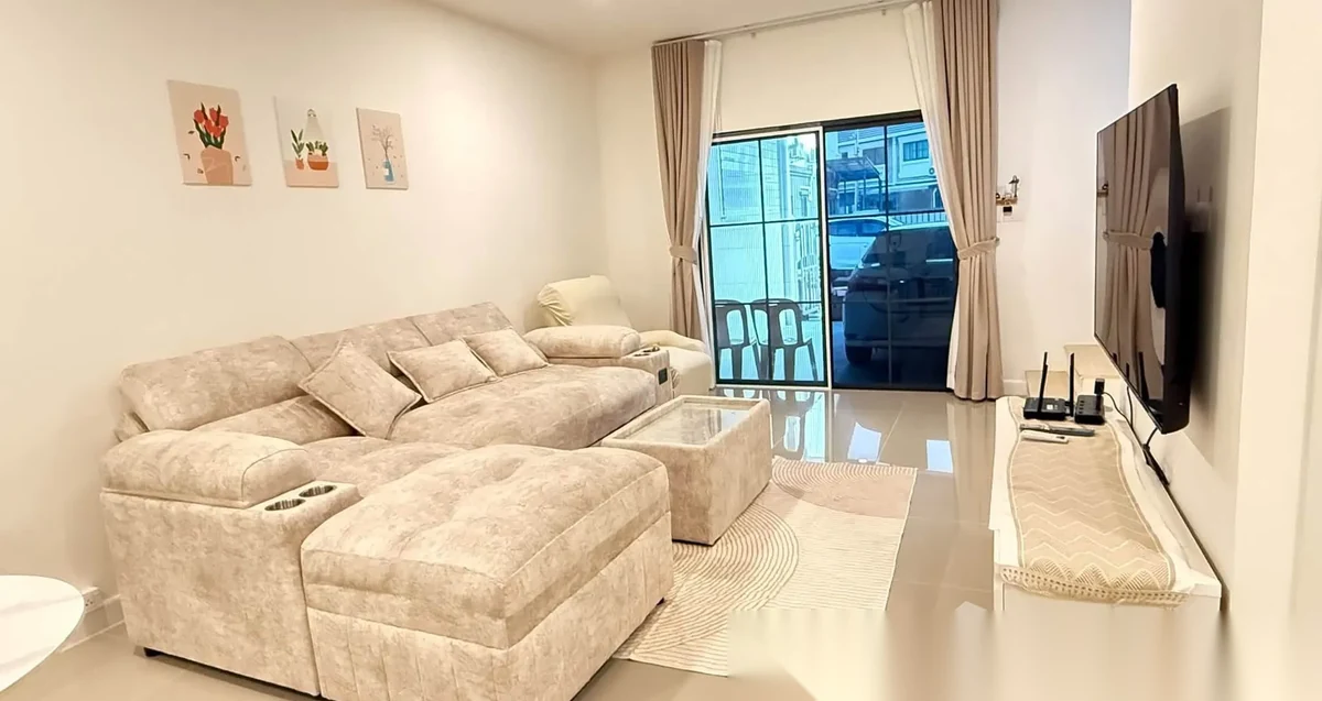 3 Bedroom Townhouse for rent · Pa Khlok