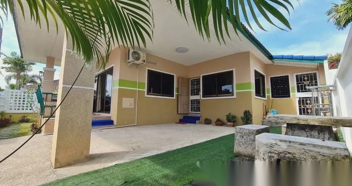 3 Bedroom House for rent at Baan Suan Neramit 5 complex · Si Sunthon · Garden View — превью PDF