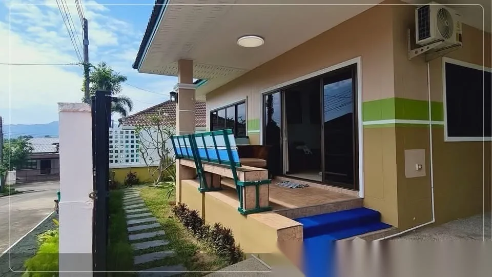 3 Bedroom House for rent at Baan Suan Neramit 5 complex · Si Sunthon · Garden View — photo 4