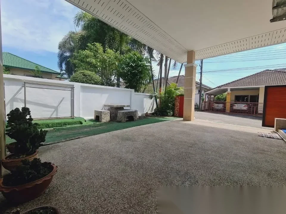 3 Bedroom House for rent at Baan Suan Neramit 5 complex · Si Sunthon · Garden View — photo 5