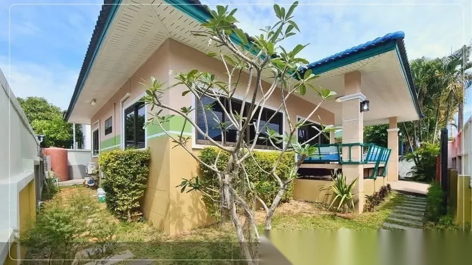3 Bedroom House for rent at Baan Suan Neramit 5 complex · Si Sunthon · Garden View — photo 6