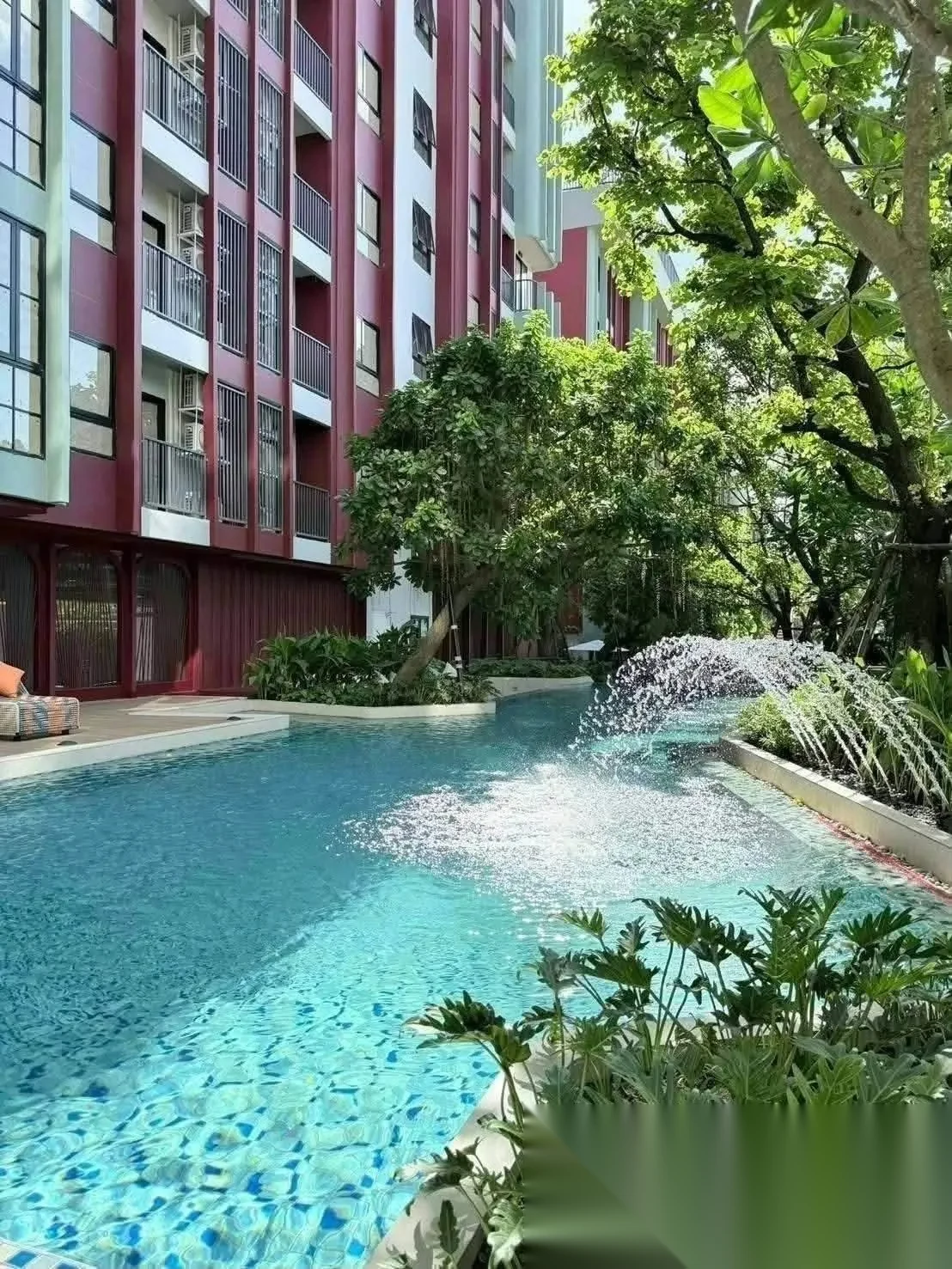 Апартаменты 1BR в ЖК THE BASE Bukit · Вичит · Выход к бассейну — фото 6
